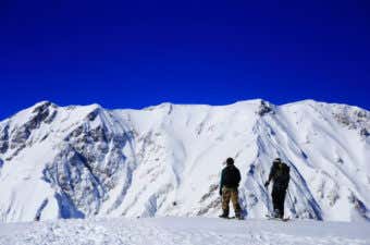 雪山の頂上