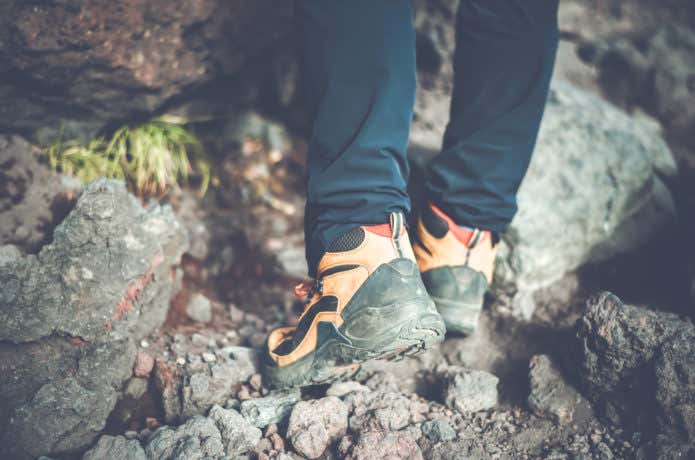 登山靴を履いて登山