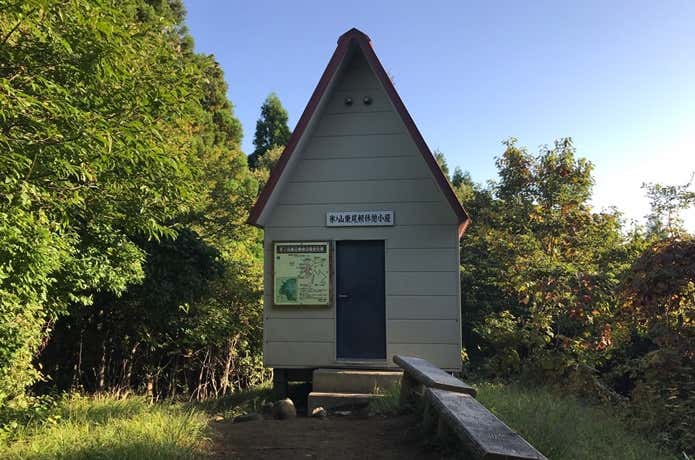東尾根避難小屋
