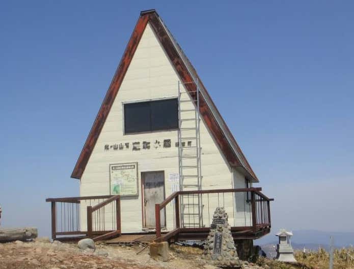 氷ノ山山頂避難小屋