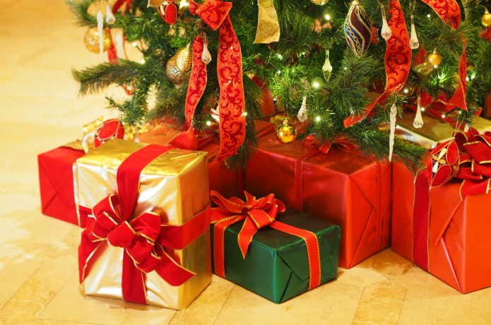 クリスマスツリー　プレゼント