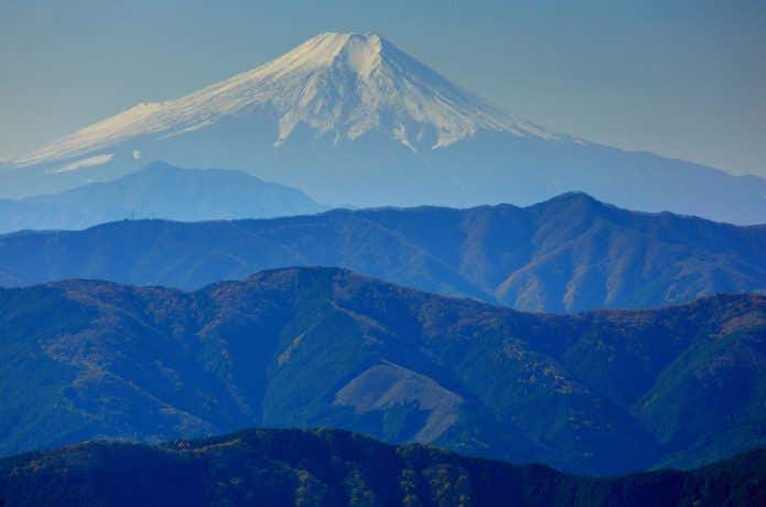 大岳山から見る笹尾根と富士山