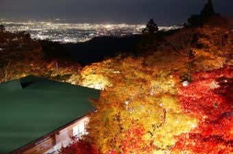 大山の紅葉と夜景