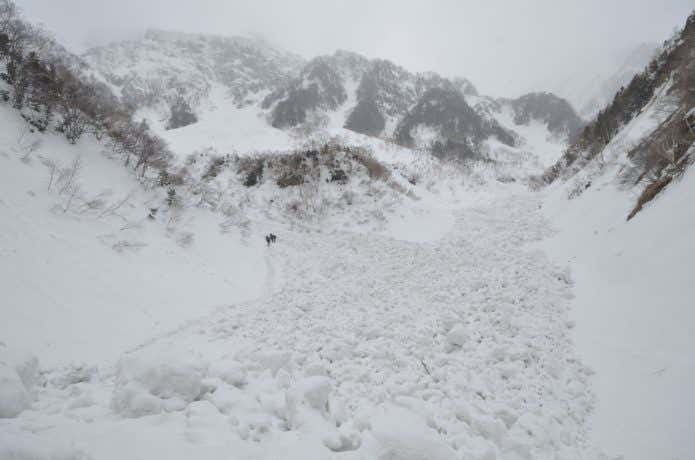 雪崩（デブリの写真）