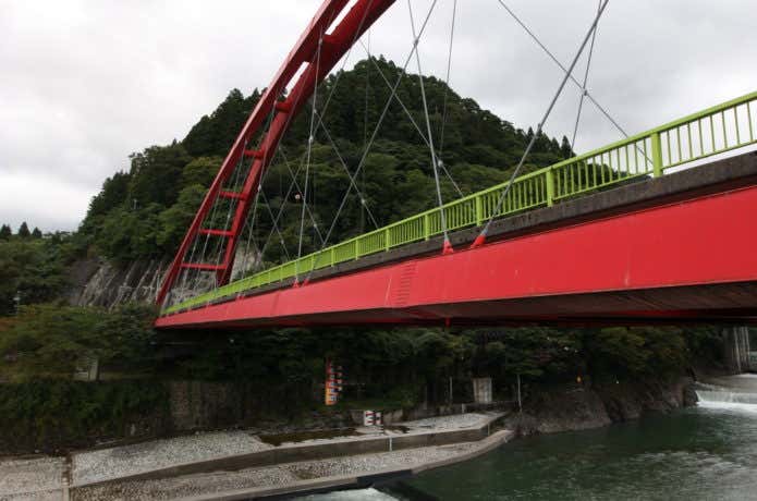 愛本橋　鋼ニールセン系ローゼ桁橋