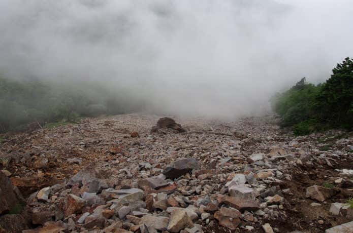 女峰山ガレ場
