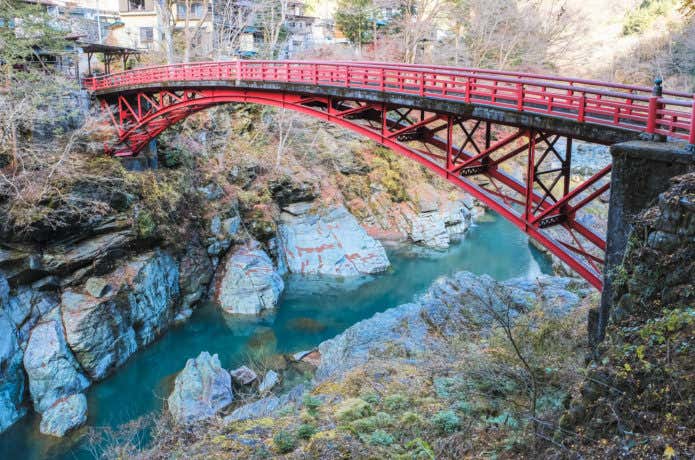 三峯神社近くの登龍橋