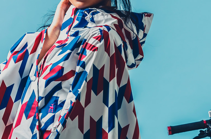 カラフルなレインコート