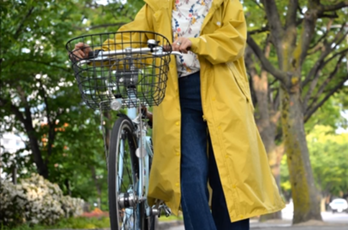 おしゃれなレインウェアで雨でもハッピー