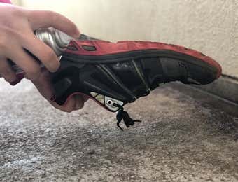 防水スプレーをかける