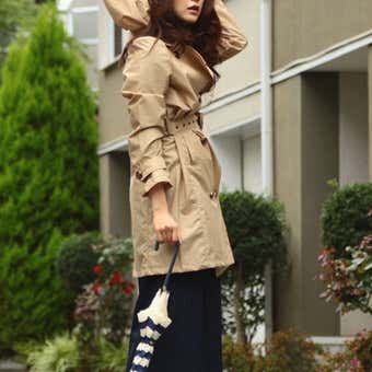 トレンチコートタイプのレインウェア