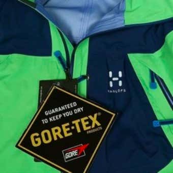ゴアテックスを採用したレインウエア(レインウエアレディース)