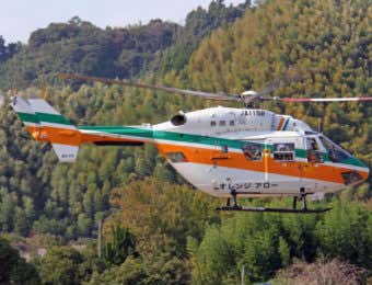 山岳救助隊のヘリコプター