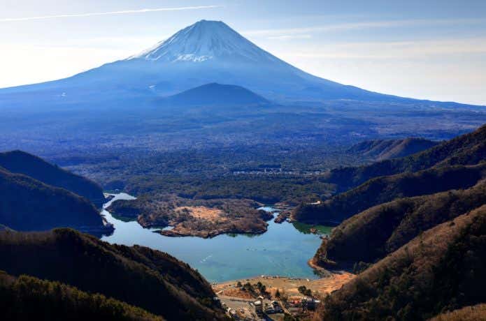精進湖を上から眺めた景色