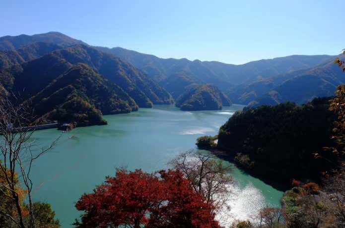 サス沢からの奥多摩湖