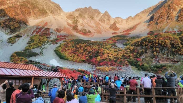紅葉シーズンの涸沢
