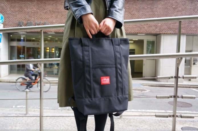 黒のリバーサイドバックパック
