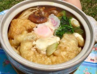 鍋割山の鍋割山荘の鍋焼きうどん