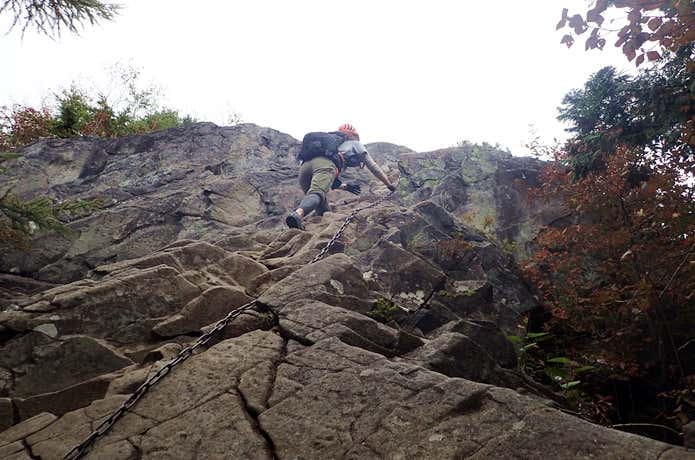 登山　落石　鎖場