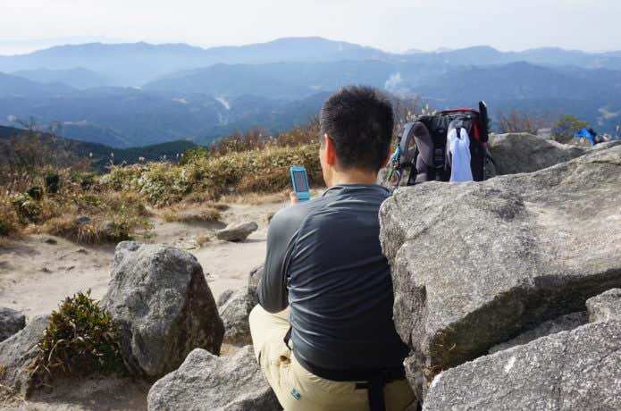 汗だくの登山者