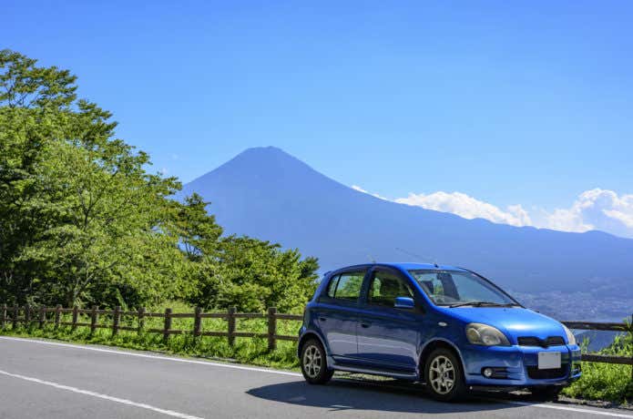 富士山と車