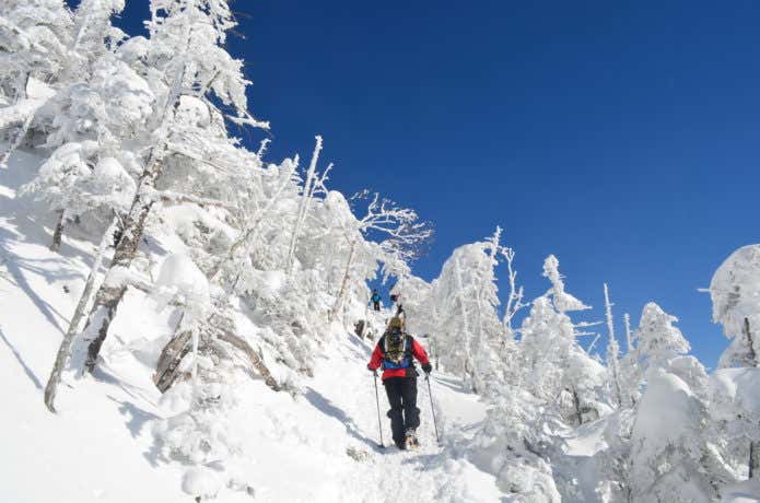 冬山の登山者