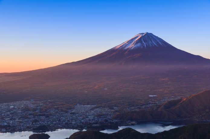朝焼けの富士山