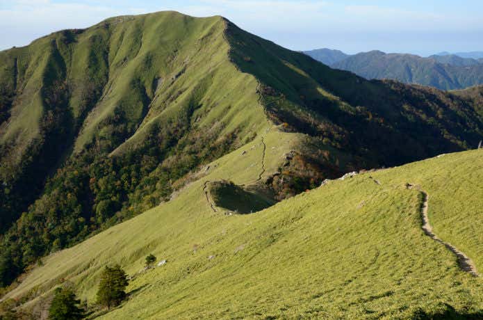 剣山の稜線