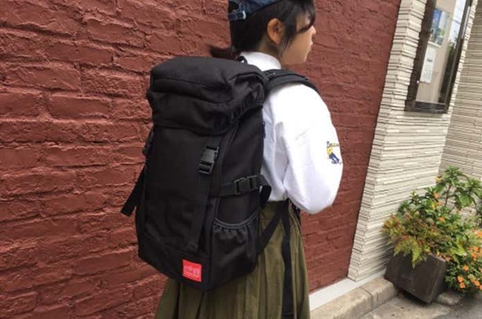 黒のデコバックパック