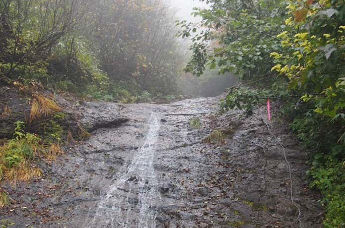 高妻山の骨滝