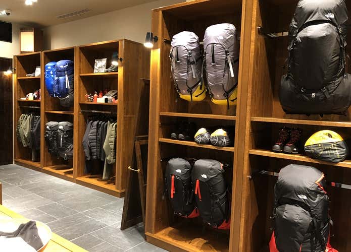 ノースフェイスプレイの店頭