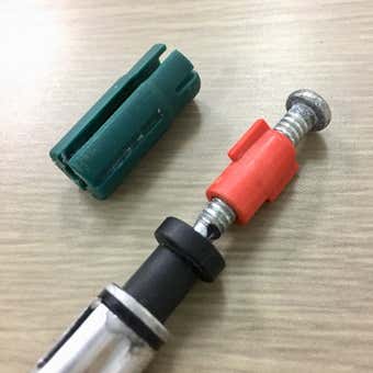レキのトレッキングポールのシャフト