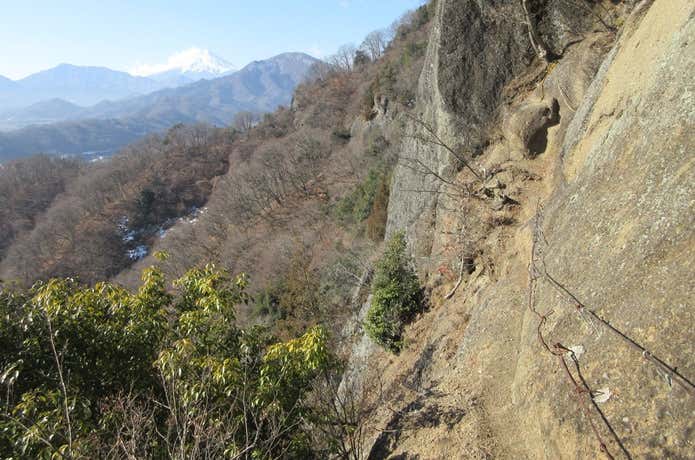 岩殿山の鎖場