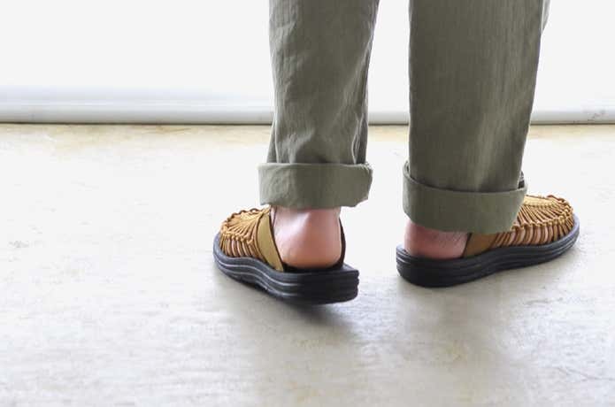 ユニークスライドを履いている画像