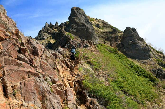 硫黄岳から横岳への登山道