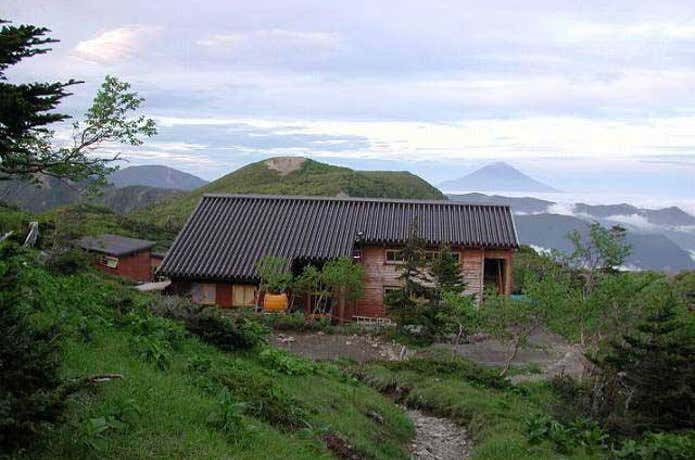 光岳小屋