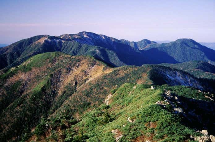 南アルプス 大いなる山 静かなる山 健脚者向け】日帰り登山で行く！ 南アルプスの名峰9座 | YAMA
