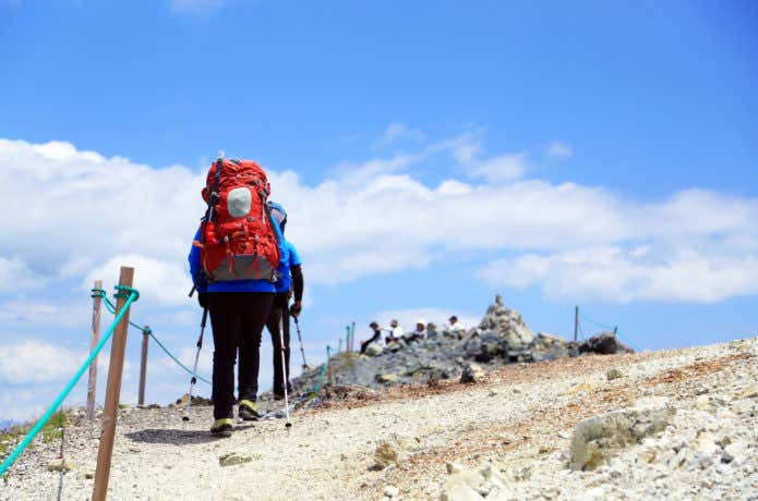 縦走をする登山者