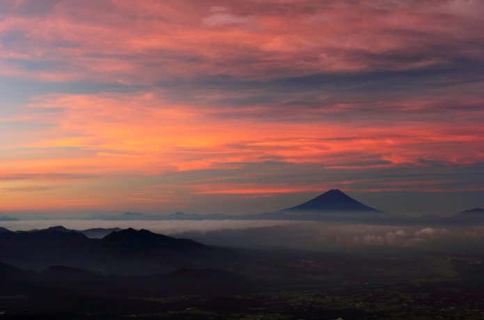 編笠山からの朝焼けと富士山