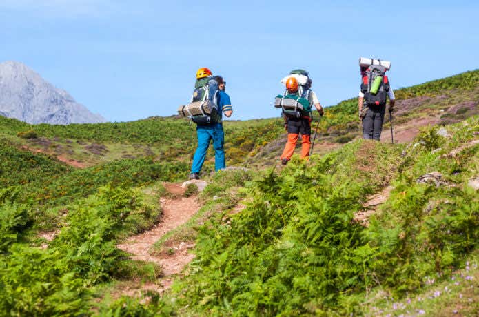 山岳ガイドと登山者