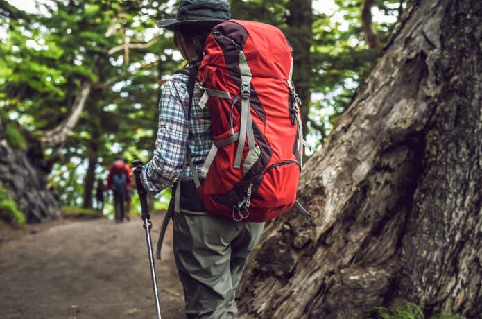 富士山登山の前に登山の練習をする人