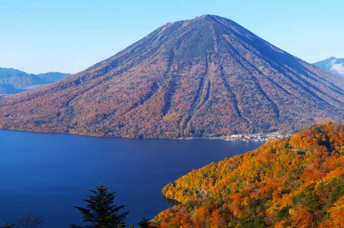 男体山