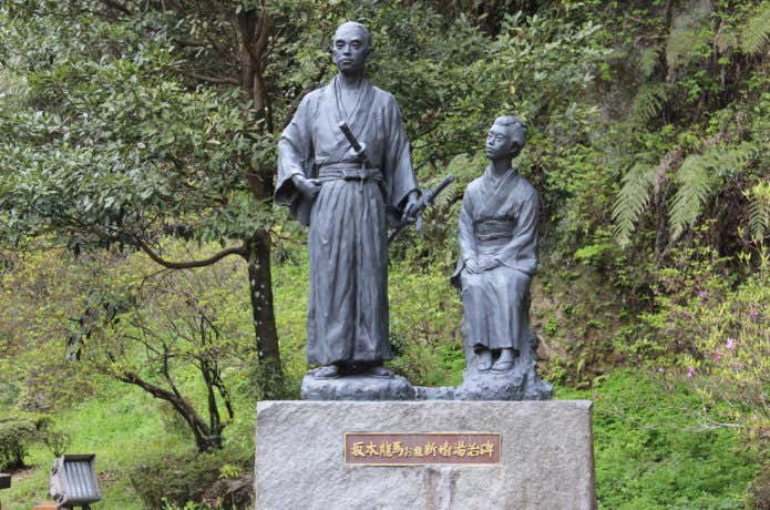 坂本龍馬・お龍新婚旅行湯治碑