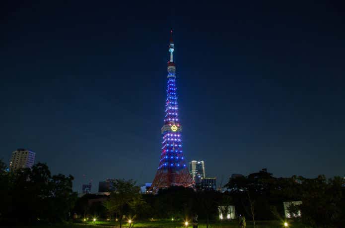 ドラえもんブルーの東京タワー