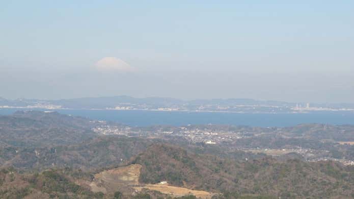 千葉の高宕山山頂からみた富士山