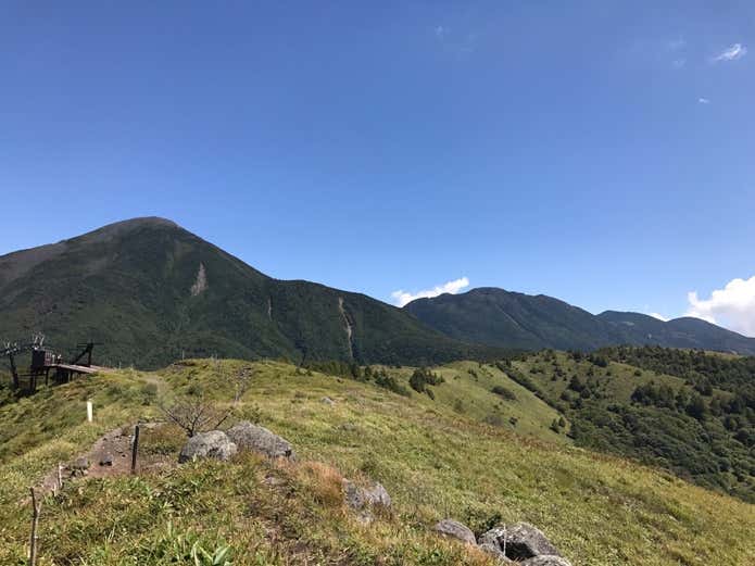 八子ヶ峰西峰より見た稜線