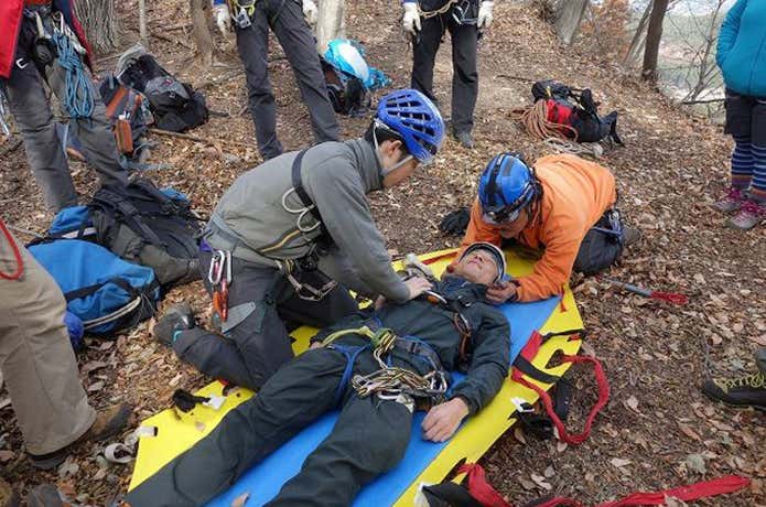 怪我で動けなくなった登山者