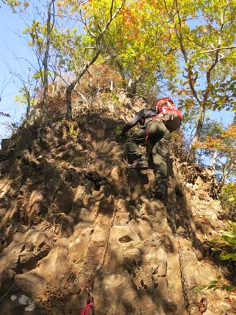 西立岩から経塚山山頂まで