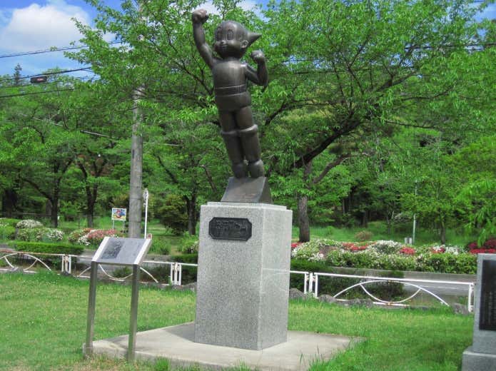 アトム像