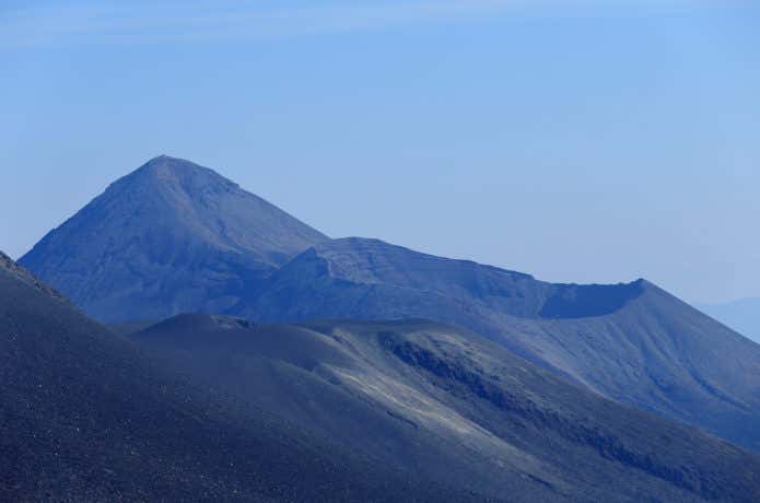 高千穂峰と御鉢